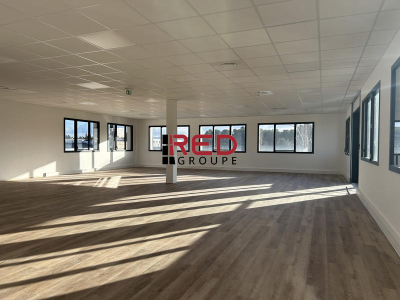 Bureau - 183 m² - 1 pièce