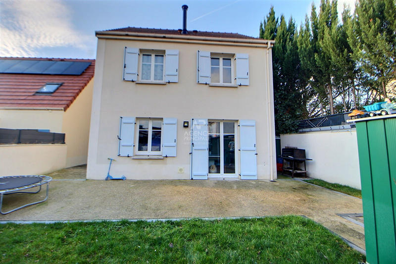 Maison - 80 m² - 5 pièces