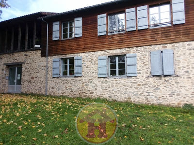 Appartement - 95 m² - 4 pièces