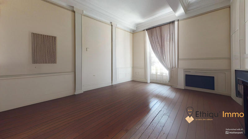 Maison - 450 m² - 12 pièces