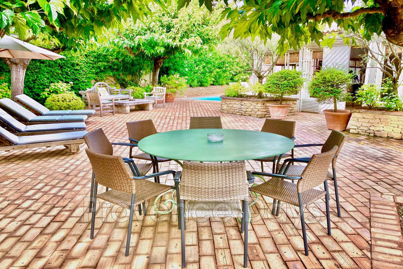 Maison de village - 400 m² - 11 pièces