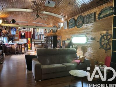 Maison - 260 m² - 8 pièces