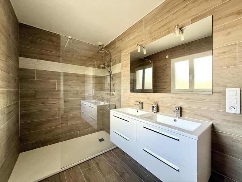 Maison - 175 m² - 8 pièces