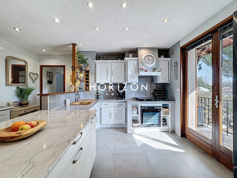 Maison ancienne - 195 m² - 8 pièces