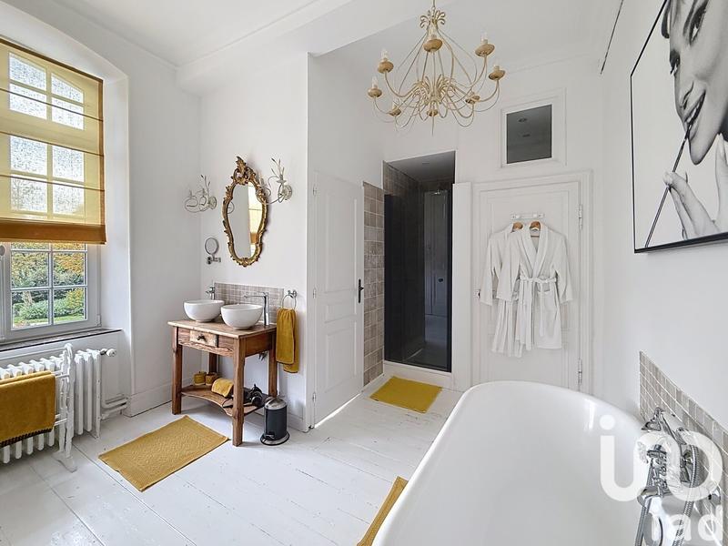 Maison - 442 m² - 8 pièces