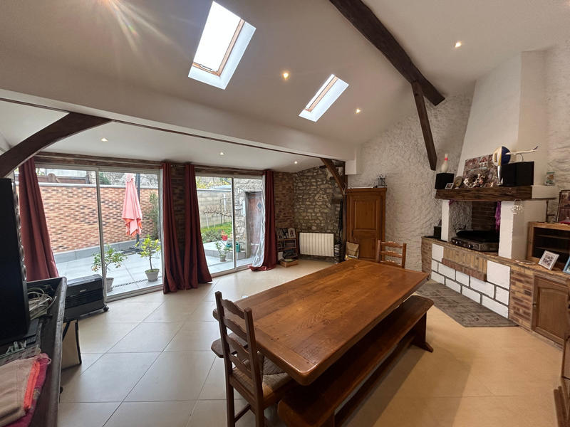 Maison - 161 m² - 8 pièces