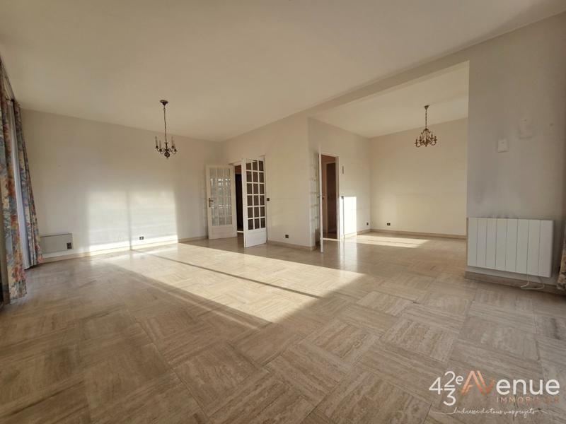 Appartement - 125 m² - 6 pièces