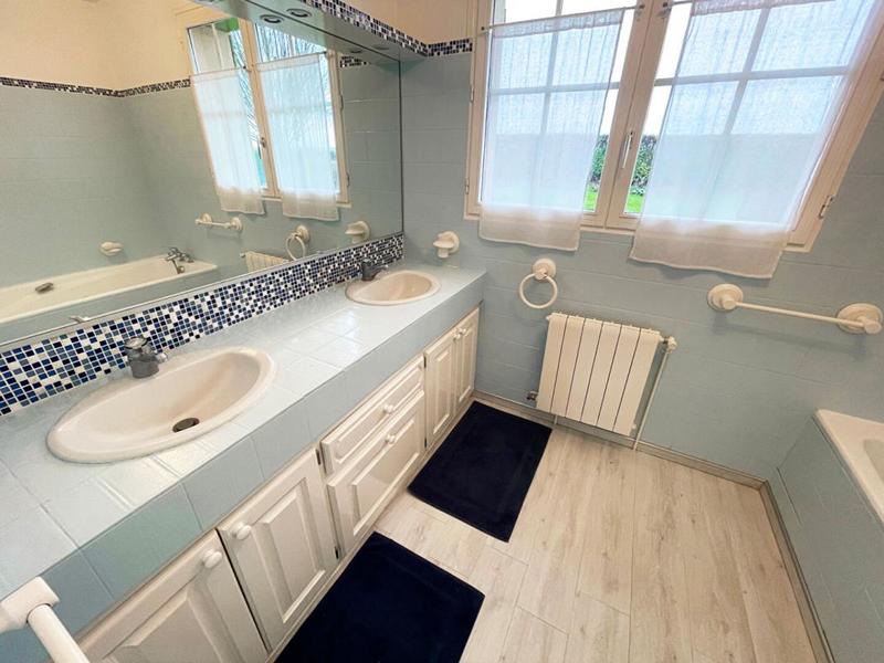 Maison - 140 m² - 8 pièces