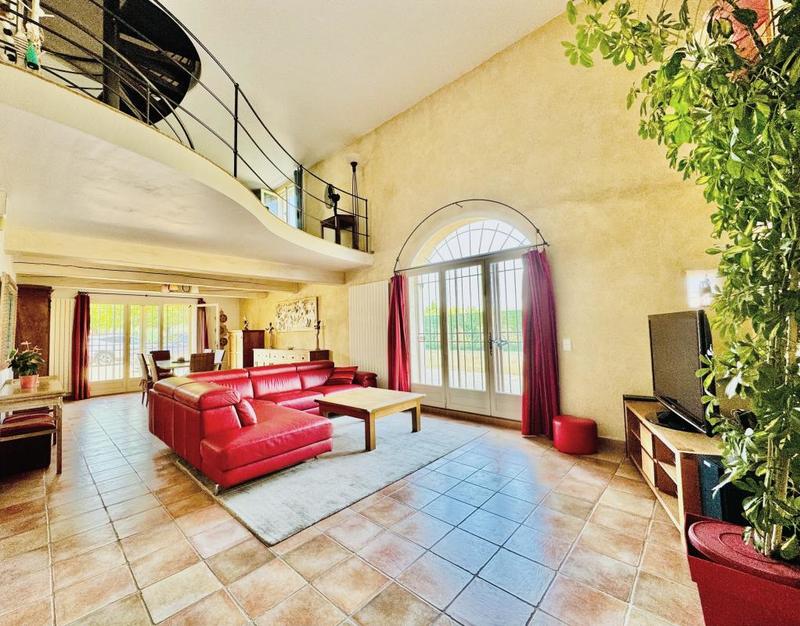 Mas - 225 m² - 5 pièces