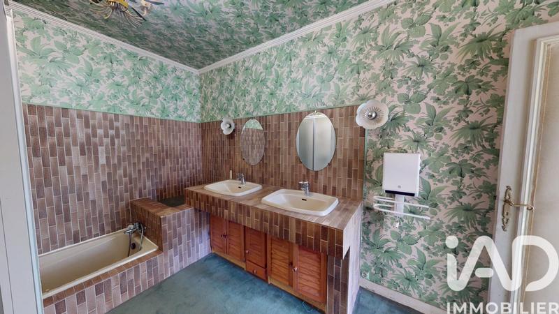 Maison - 300 m² - 10 pièces