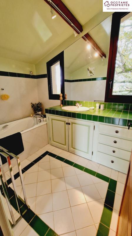 Propriété - 223 m² - 10 pièces