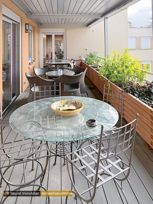 Appartement - 135 m² - 6 pièces