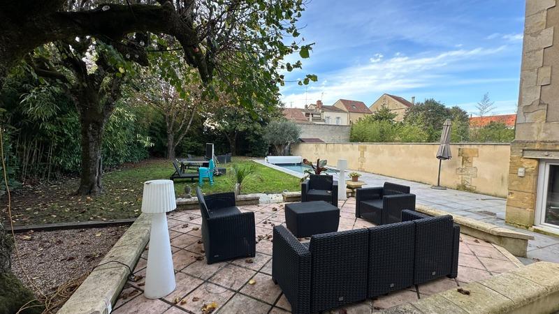 Maison bourgeoise - 240 m² - 8 pièces