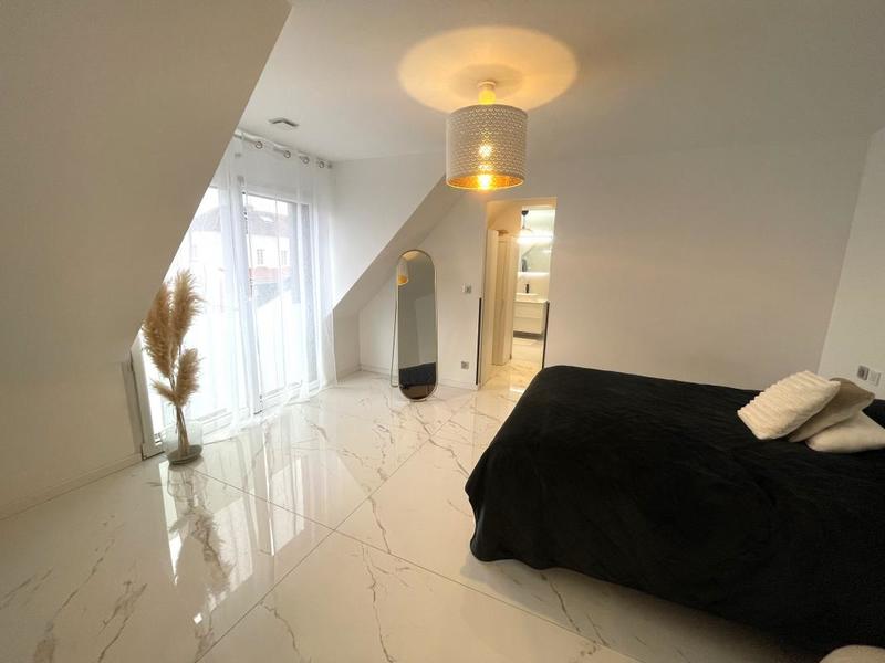 Maison ancienne - 259 m² - 8 pièces