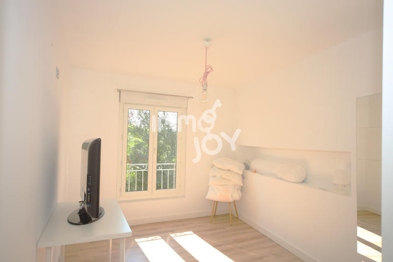 Maison - 319 m² - 13 pièces