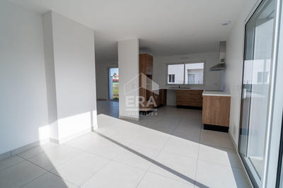 Maison - 98 m² - 4 pièces