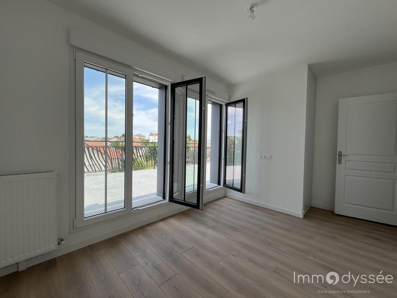 Appartement - 100 m² - 4 pièces