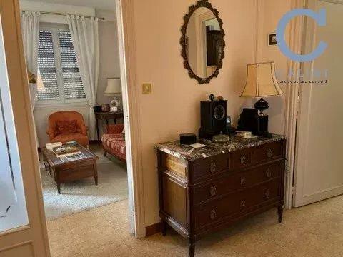 Appartement - 117 m² - 6 pièces