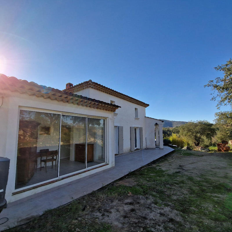 Maison - 205 m² - 8 pièces