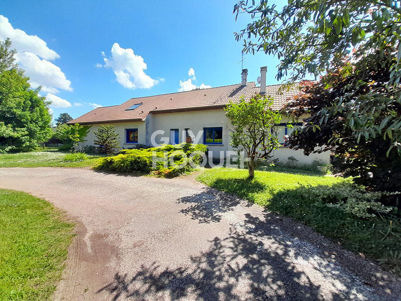 Maison - 218 m² - 8 pièces