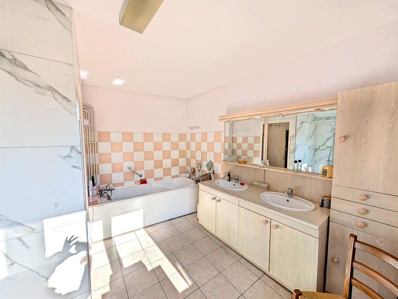 Maison - 130 m² - 4 pièces