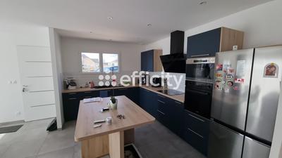 Maison - 80 m² - 5 pièces