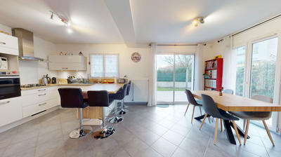 Maison - 90 m² - 5 pièces