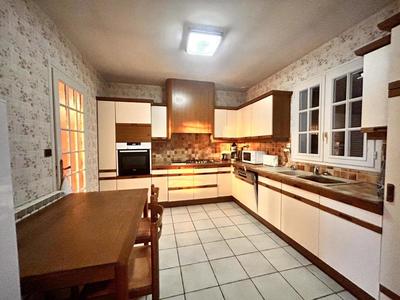 Maison traditionnelle - 156 m² - 7 pièces