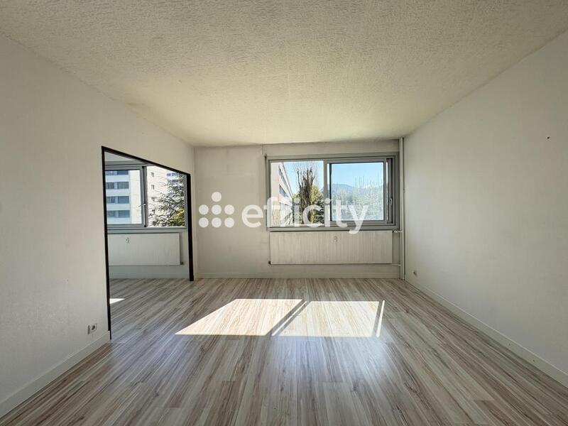 Appartement ancien - 77 m² - 3 pièces