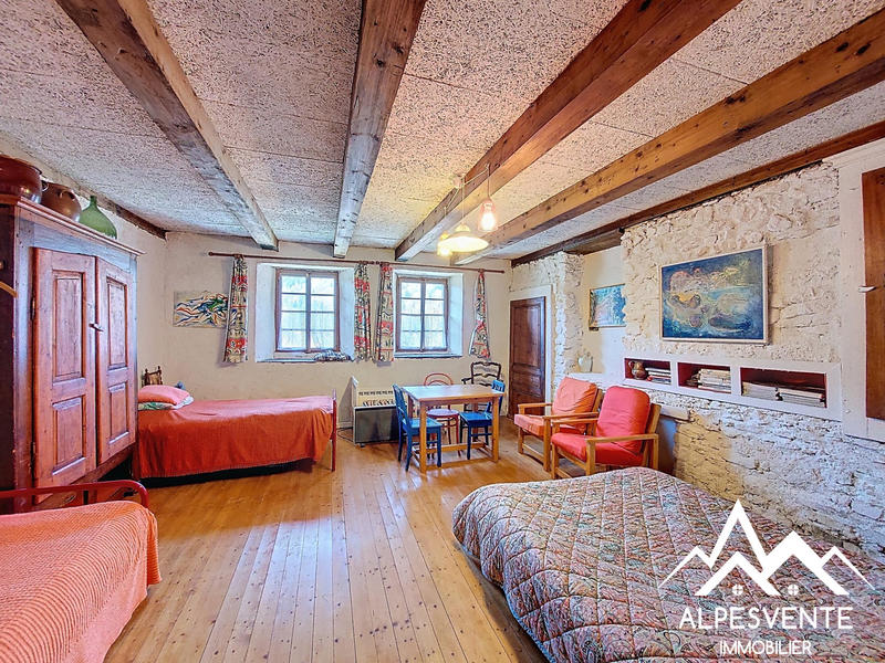 Maison - 118 m² - 8 pièces