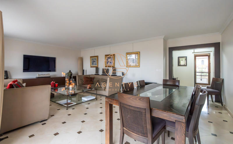 Appartement - 122 m² - 5 pièces