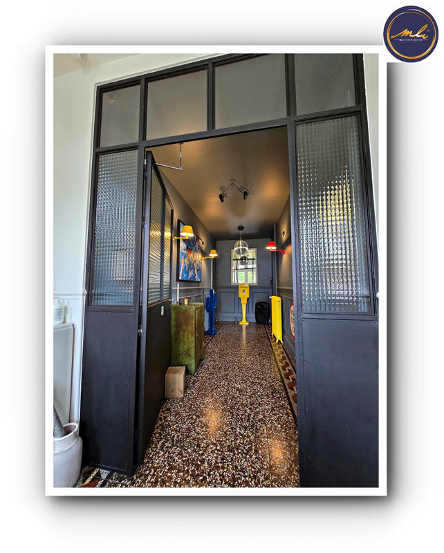 Villa - 264 m² - 10 pièces