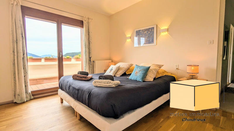 Villa - 304 m² - 10 pièces