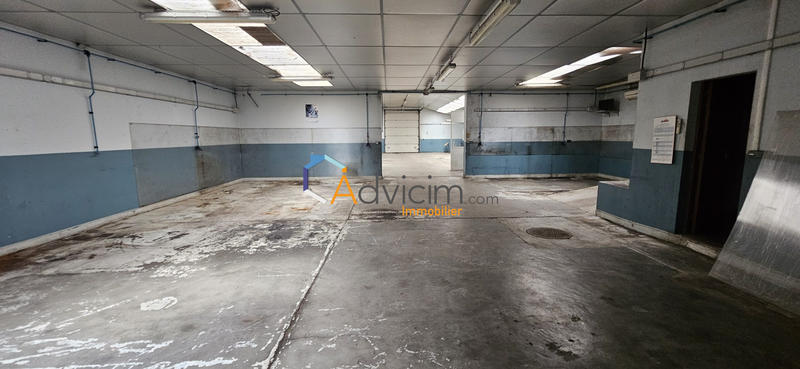 Entrepôt - 1 651 m²