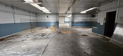 Entrepôt - 1 651 m²