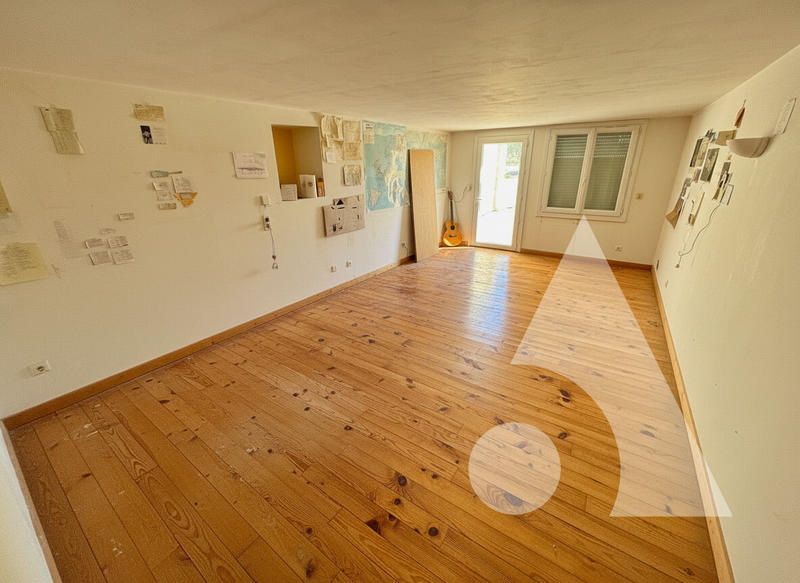 Maison - 180 m² - 5 pièces