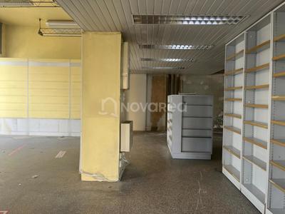 Local commercial - 72 m² - 4 pièces