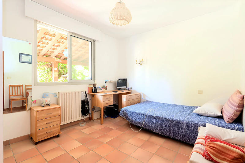 Maison - 285 m² - 15 pièces