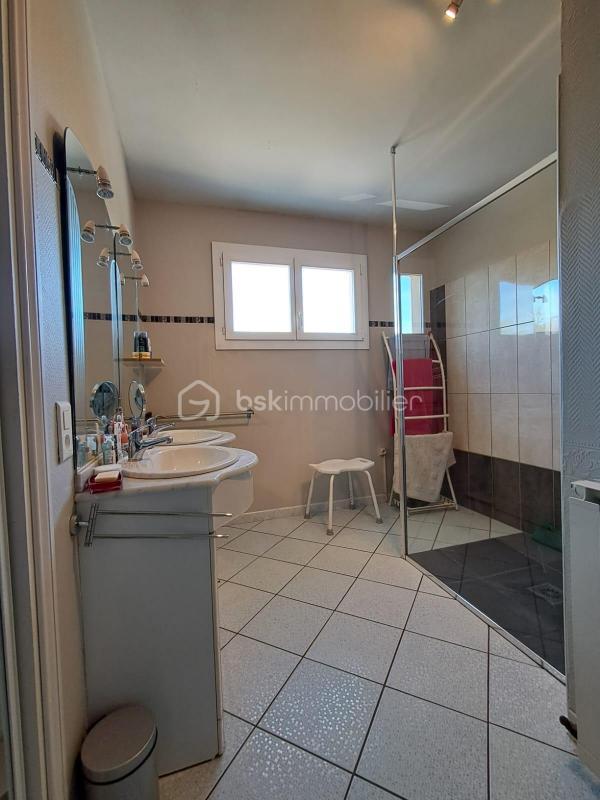 Maison traditionnelle - 140 m² - 4 pièces