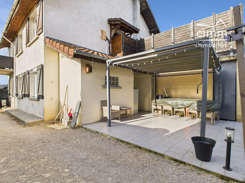 Appartement - 80 m² - 4 pièces