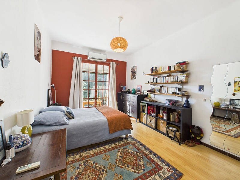 Maison - 250 m² - 10 pièces