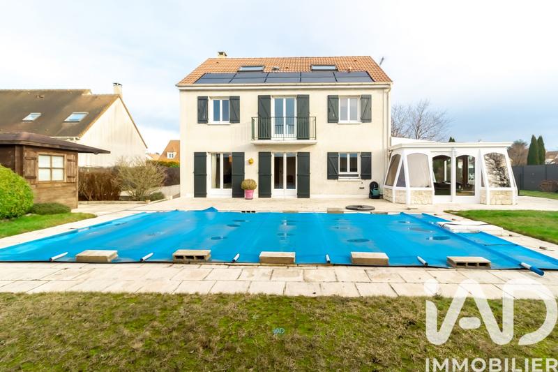 Maison - 180 m² - 7 pièces