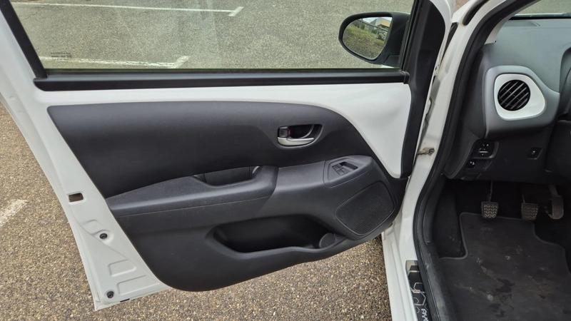 Toyota Aygo II 1.0 Vvt-I 72 X-Play X-App - Première main
