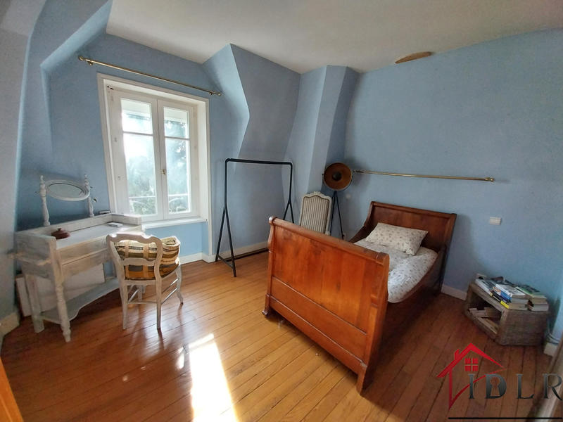 Maison - 204 m² - 7 pièces