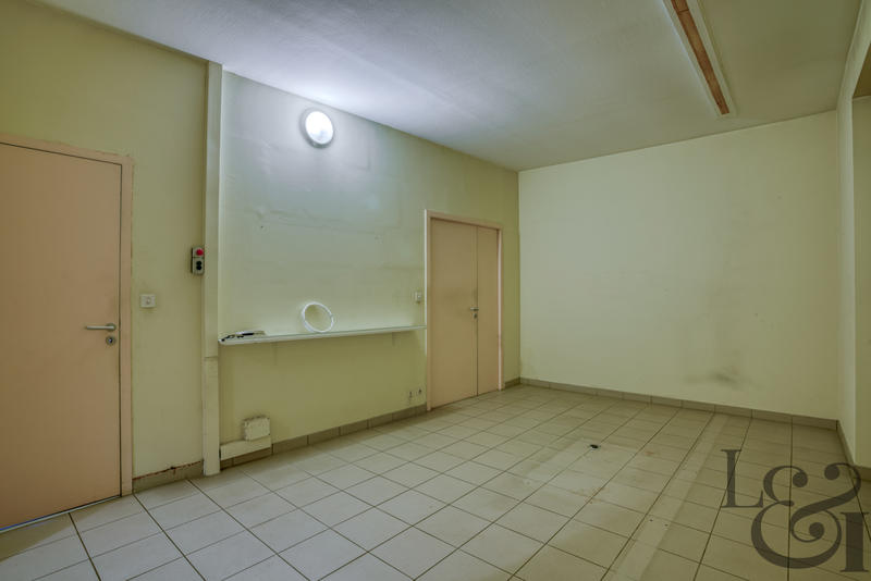 Local commercial - 95 m² - 3 pièces