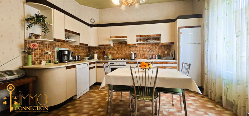 Maison - 180 m² - 5 pièces