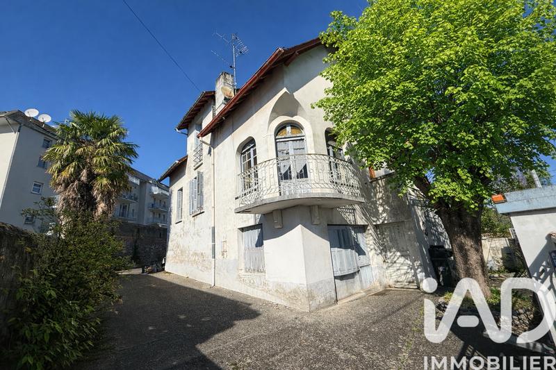 Maison - 225 m² - 7 pièces