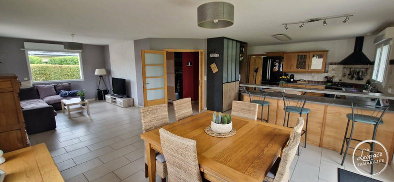 Maison - 186 m² - 8 pièces