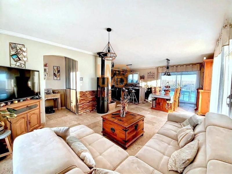 Maison - 247 m² - 5 pièces