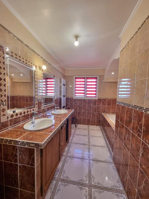 Maison - 154 m² - 5 pièces